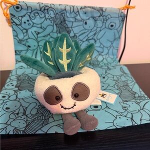 Jellycat Amuseables Skull Planter